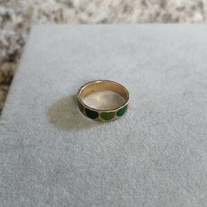 Elegant Gold and Green Ring